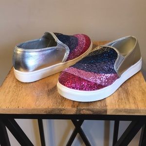Mia Kids Zadie glitter slip ons Size 1